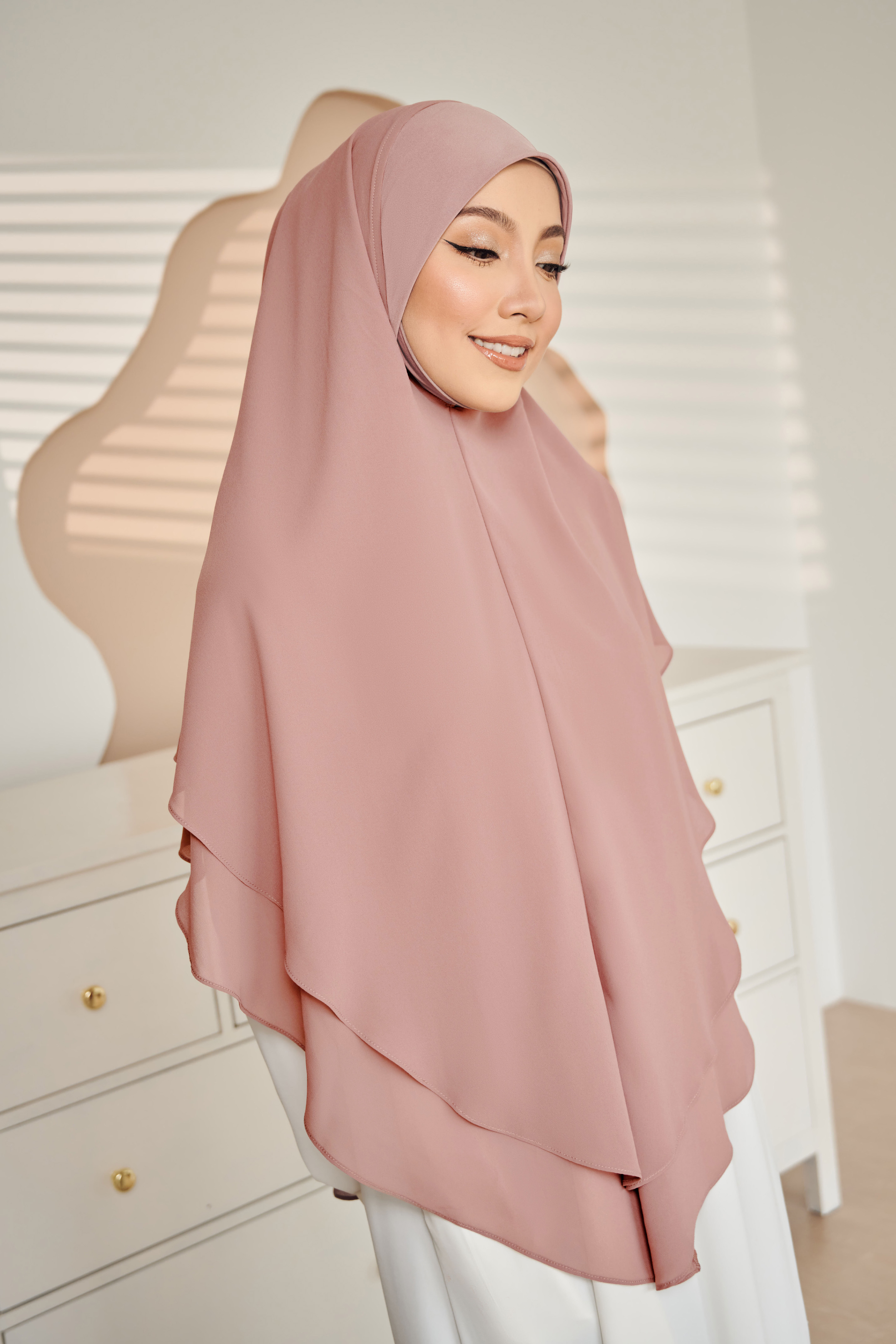 (AS-IS) Nageena Khimar in Punch Pink